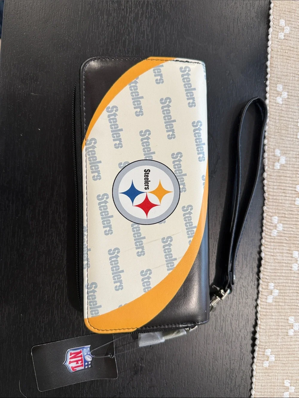 NFL Pittsburgh Steelers Black & Yellow Zip-Around Wristlet NWT